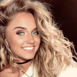 Meet your Posher, Kayley